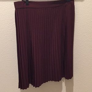 Pleated skirt.